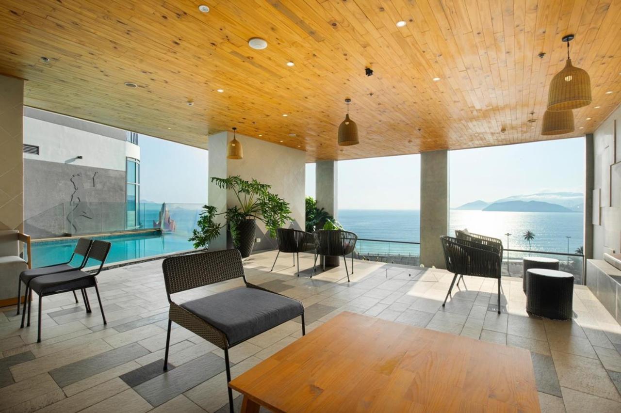 Panorama Lyn Beachfront Apartment Nha Trang Extérieur photo